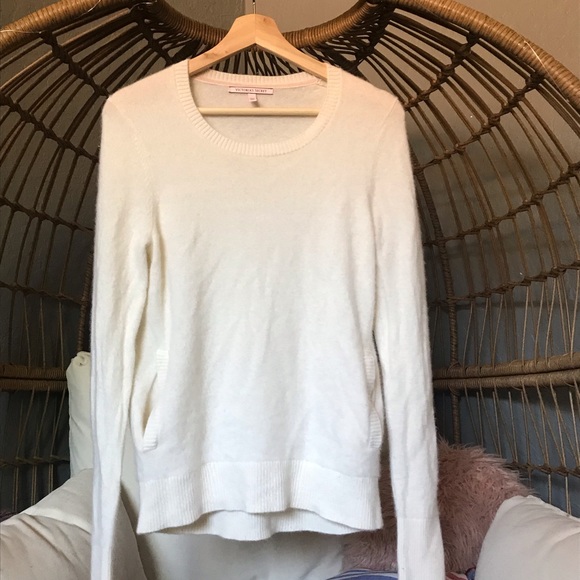 Victoria's Secret Sweaters - Victoria’s Secret Cashmere Sweater Victoria's Secret Sweaters - Victoria’s Secret Cashmere Sweater